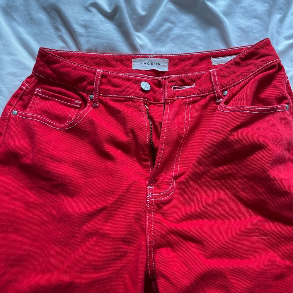 red mom jean